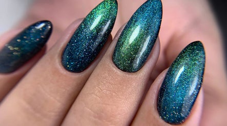 Eclat Nails