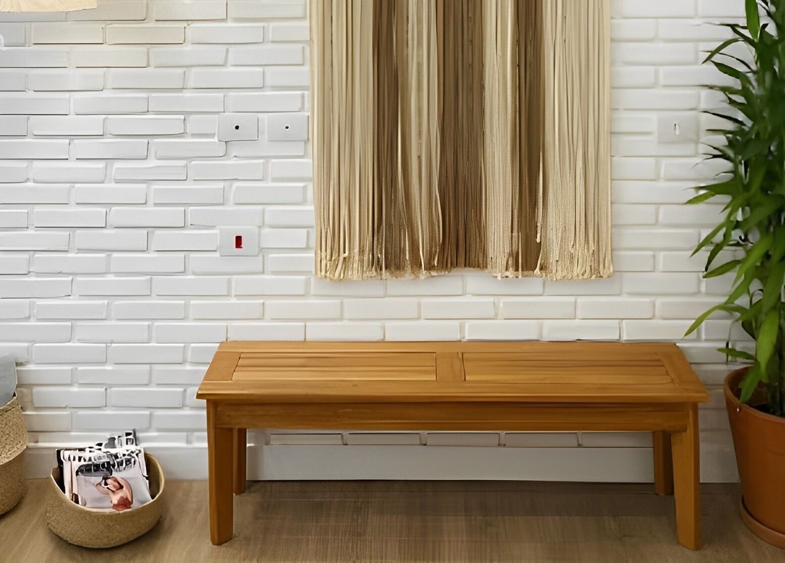 Canto acolhedor do Studio 096 em São Paulo, São Paulo, BR com madeira e parede branca.