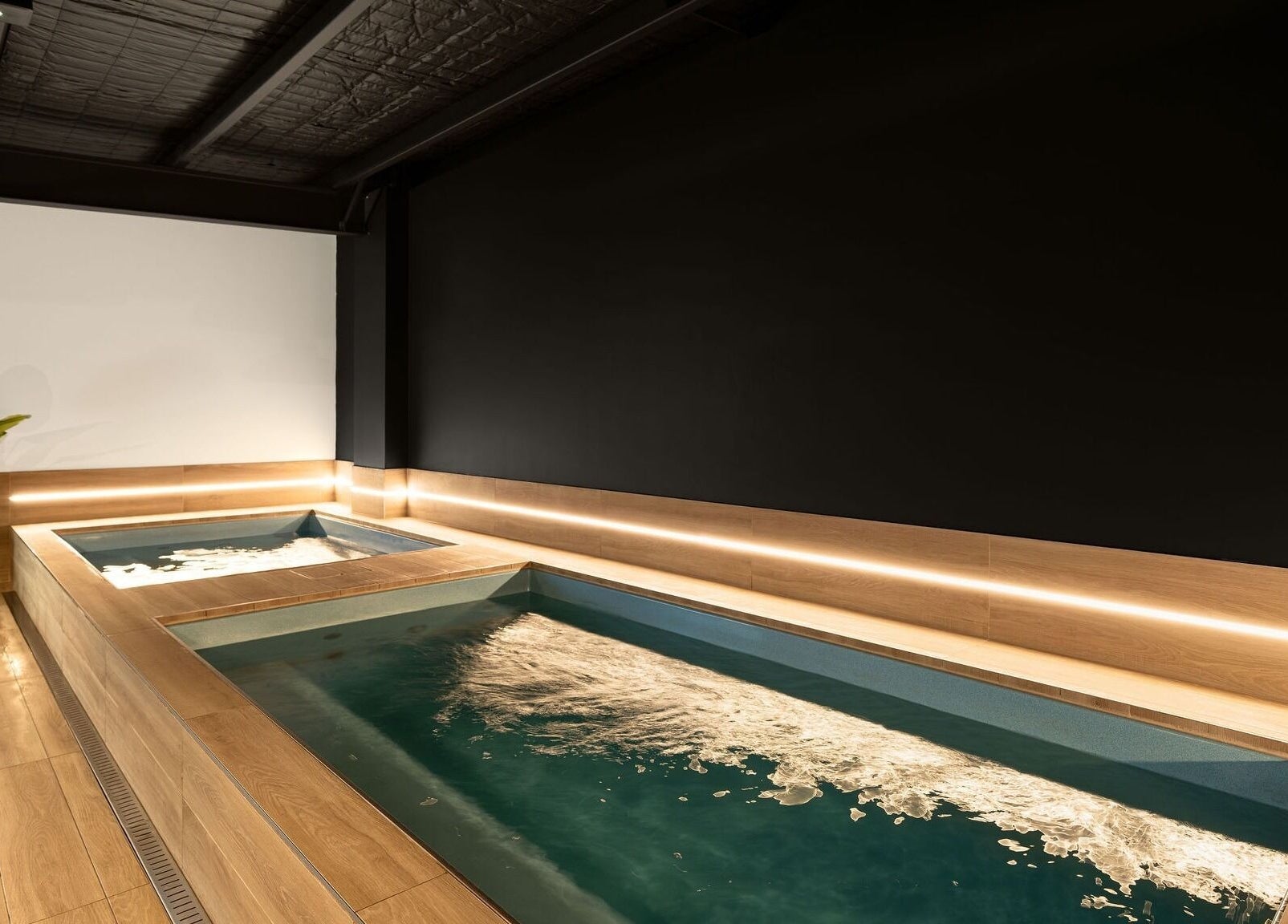 Relaxing spa pools at Recovery Room Sippy Downs, Sippy Downs, Queensland, AU, featuring modern design elements.