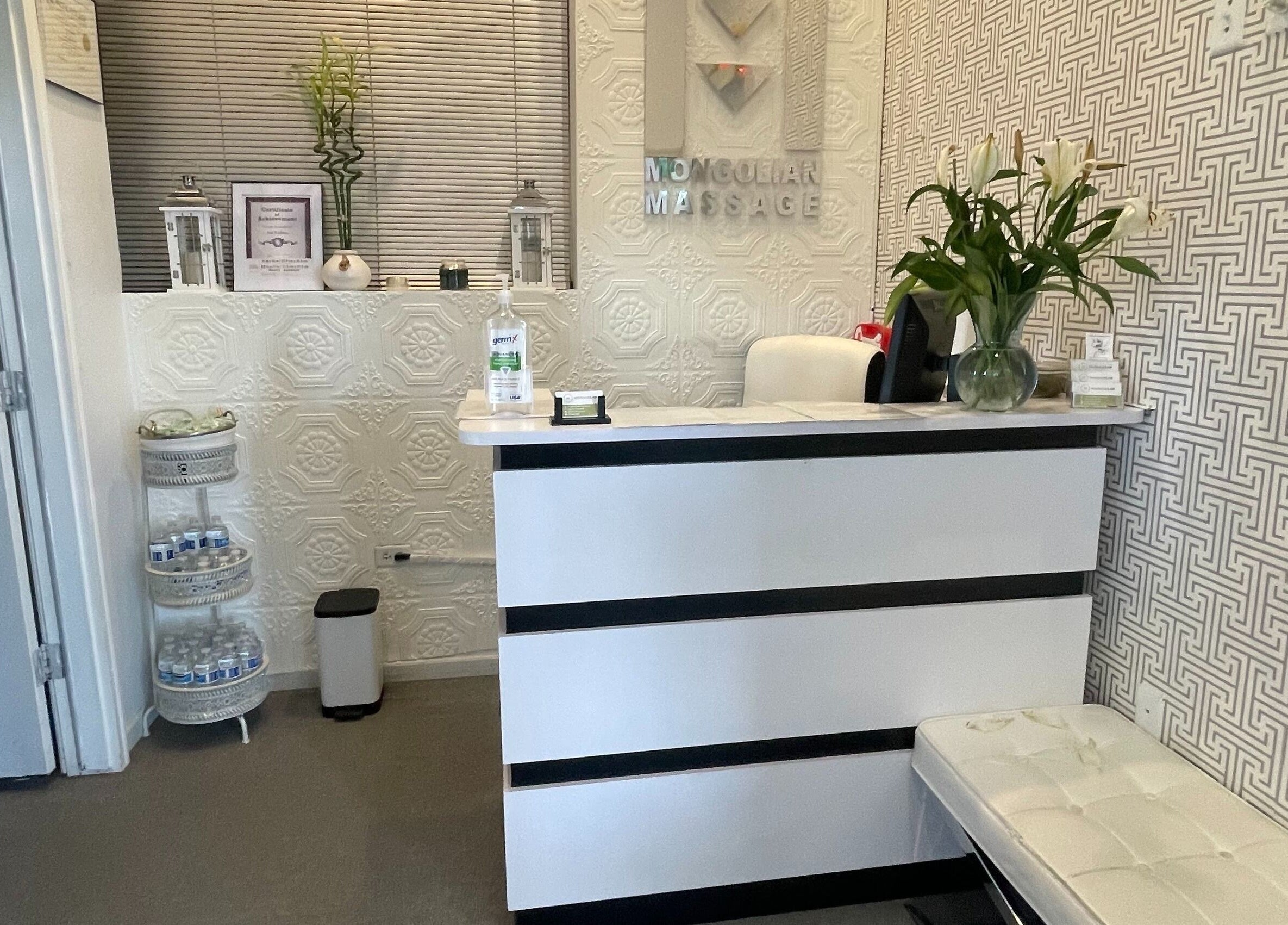 Reception at Mongolian MassageLAB Skokie in Skokie, Illinois, US, with modern decor and welcoming ambiance.