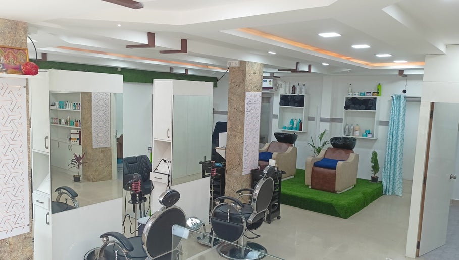 Shakti Shine Hair and Beauty Family Salon – obraz 1