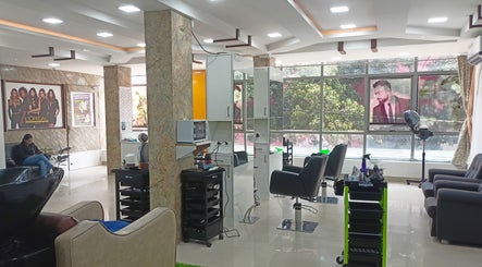 Shakti Shine Hair and Beauty Family Salon – obraz 2