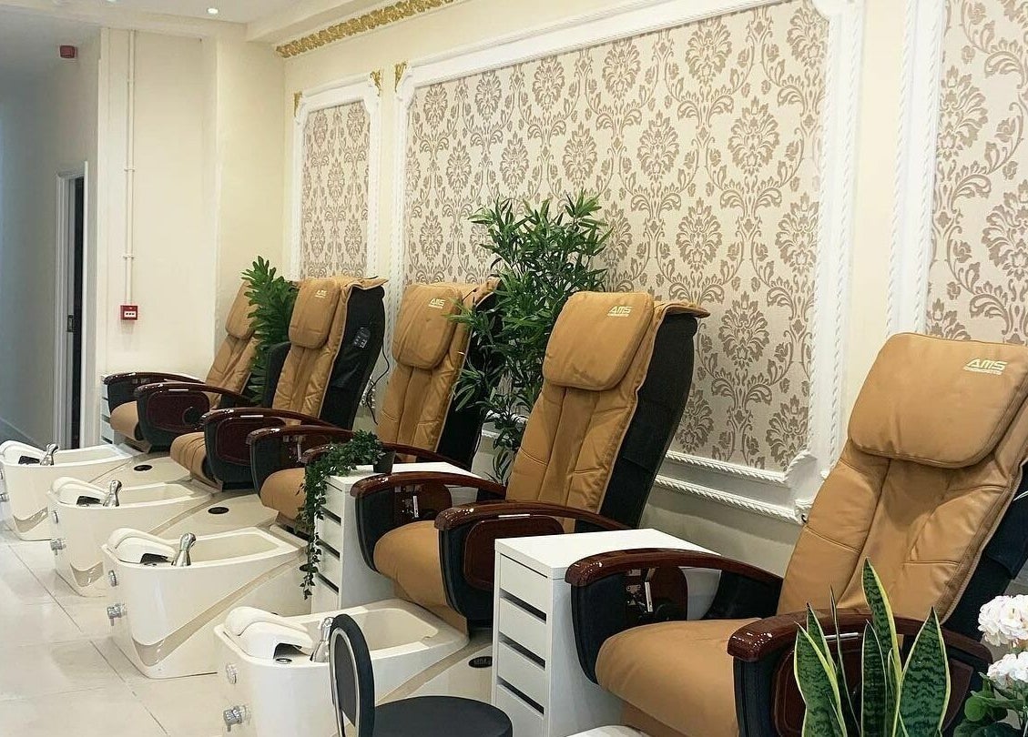 Relaxing pedicure chairs at Lemon Hand and Foot Spa, Dublin, County Wicklow, IE offer ultimate comfort.
