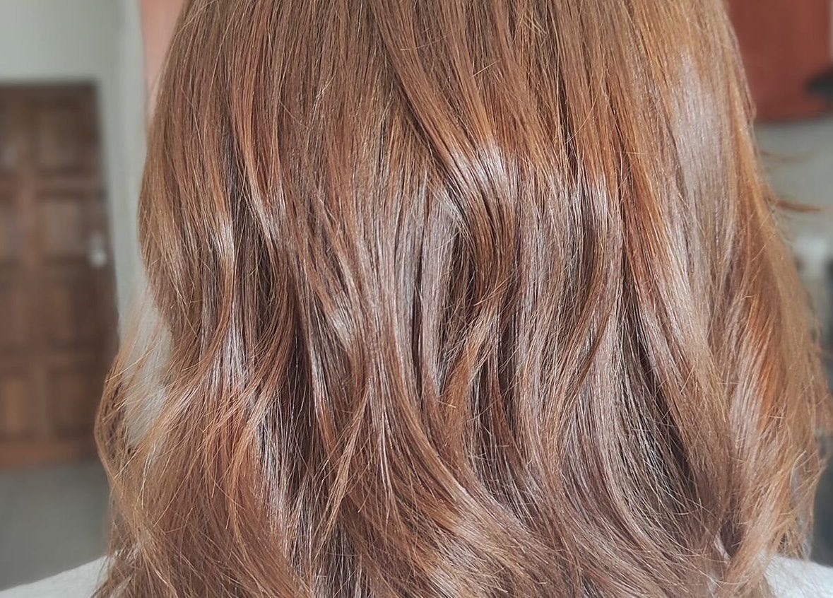 Elegant wavy hairstyle at Divas Only Mobile Salon, Cape Town, Western Cape, ZA.