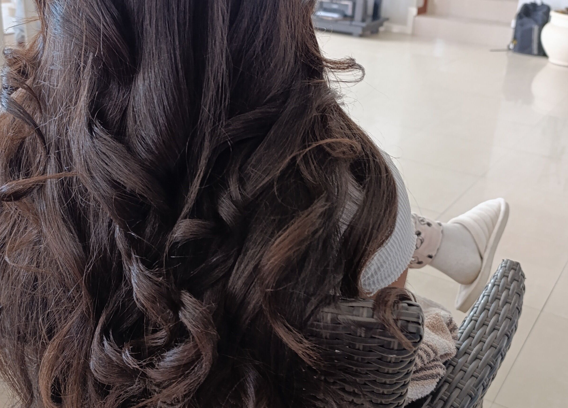 Beautifully styled curls at Divas Only Mobile Salon, Cape Town, Western Cape, ZA for a chic look.