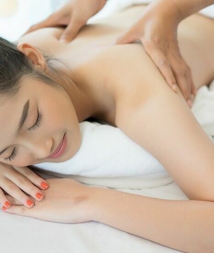 Healing Hand Massage image 2