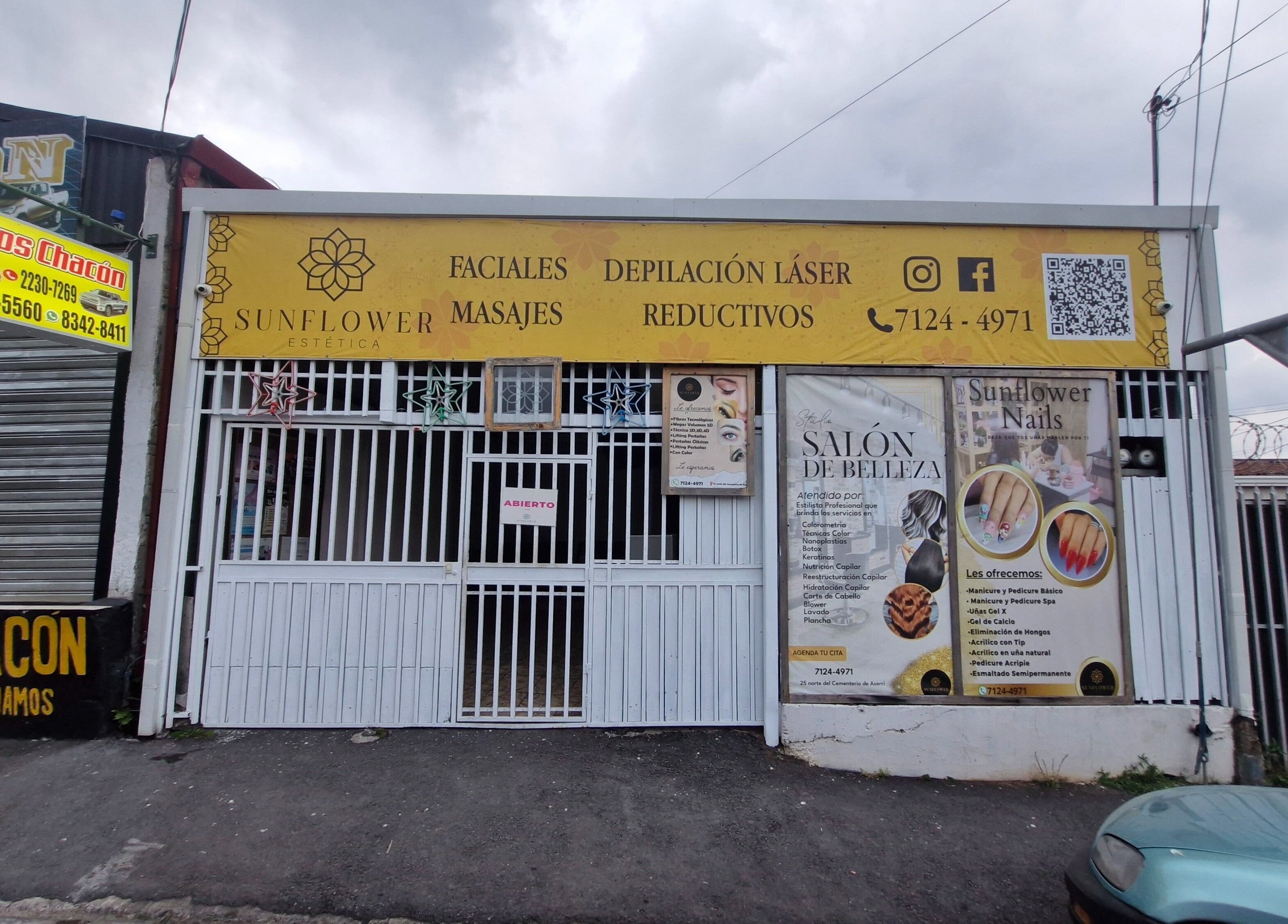 Entrada principal de Estetica Sunflower en Aserri, San José, CR, destacando servicios de belleza.