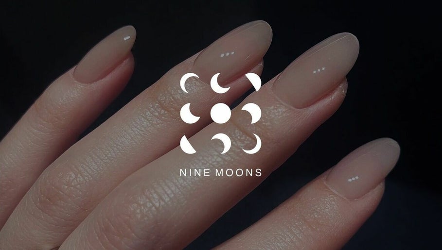 Nine Moons Nail Salon изображение 1