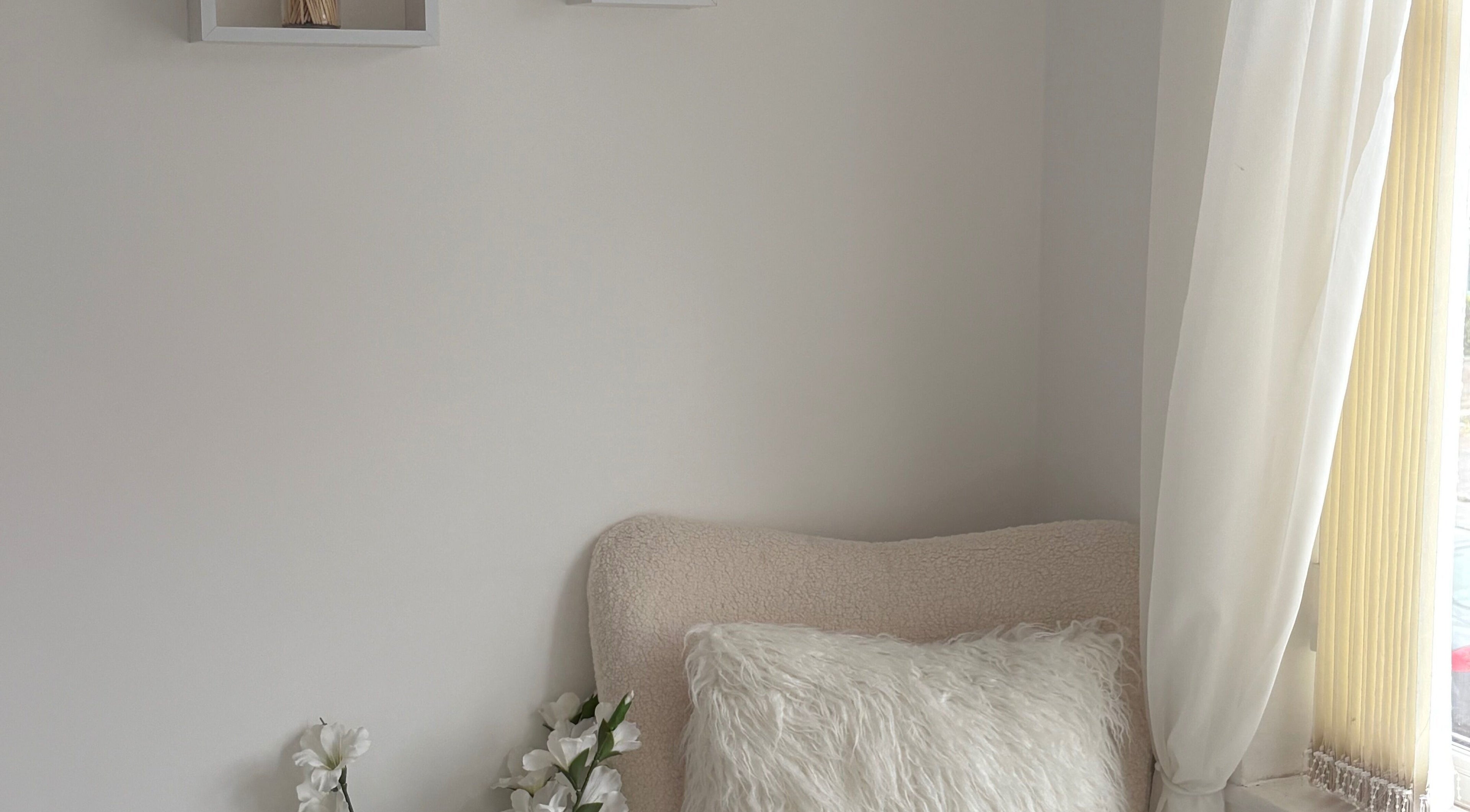 Cozy corner with plush cushions at Beauty by Aaliyah V, Coventry, England, GB, offering relaxation and comfort.