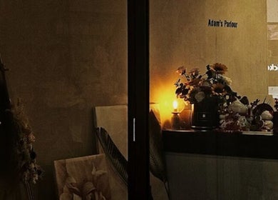 Warm, inviting interior with decor at Adam’s Parlour, Kuala Lumpur, Wilayah Persekutuan Kuala Lumpur, MY.