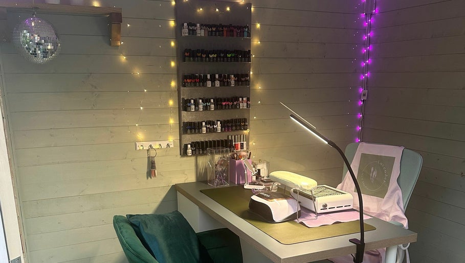 Lavender Nail Studio billede 1