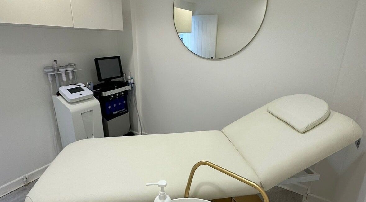 Modern treatment room at Aesthetic Wellness, Portsmouth, England, GB with advanced equipment and comfort.