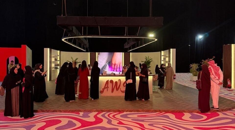 Guests at Claws Nail - Beauty World, Jeddah. Elegant setup with a modern feel and vivid decor.