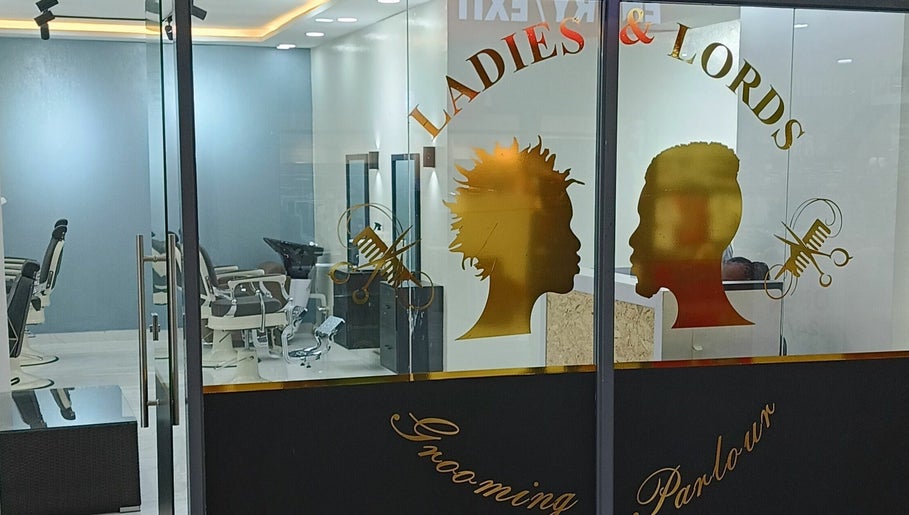 Immagine 1, Ladies & Lords Grooming Parlour