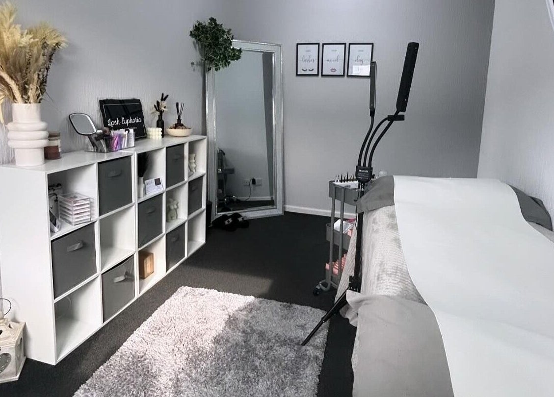 Cozy treatment room at Lash Euphoria in Inverness, Scotland, GB featuring serene decor and essentials.