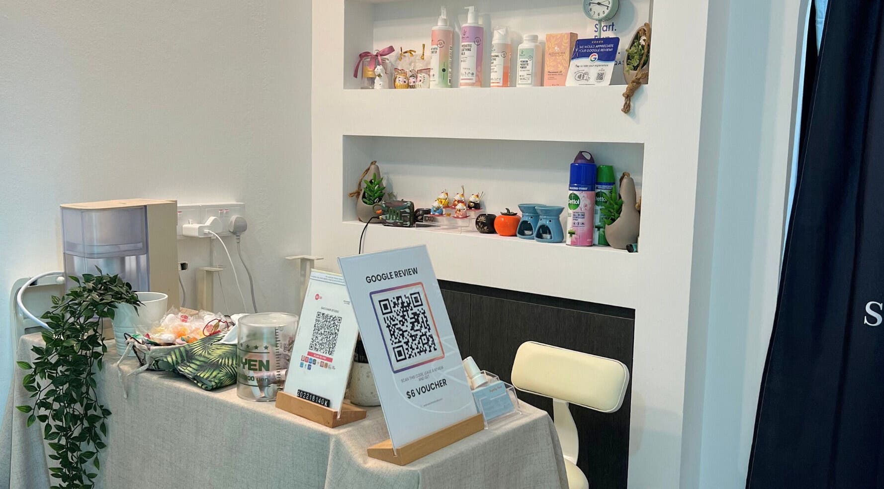 Sacchair 肌蜜轩(Sugaring Parlour) reception area in Hougang, Singapore, SG with decor and product display.