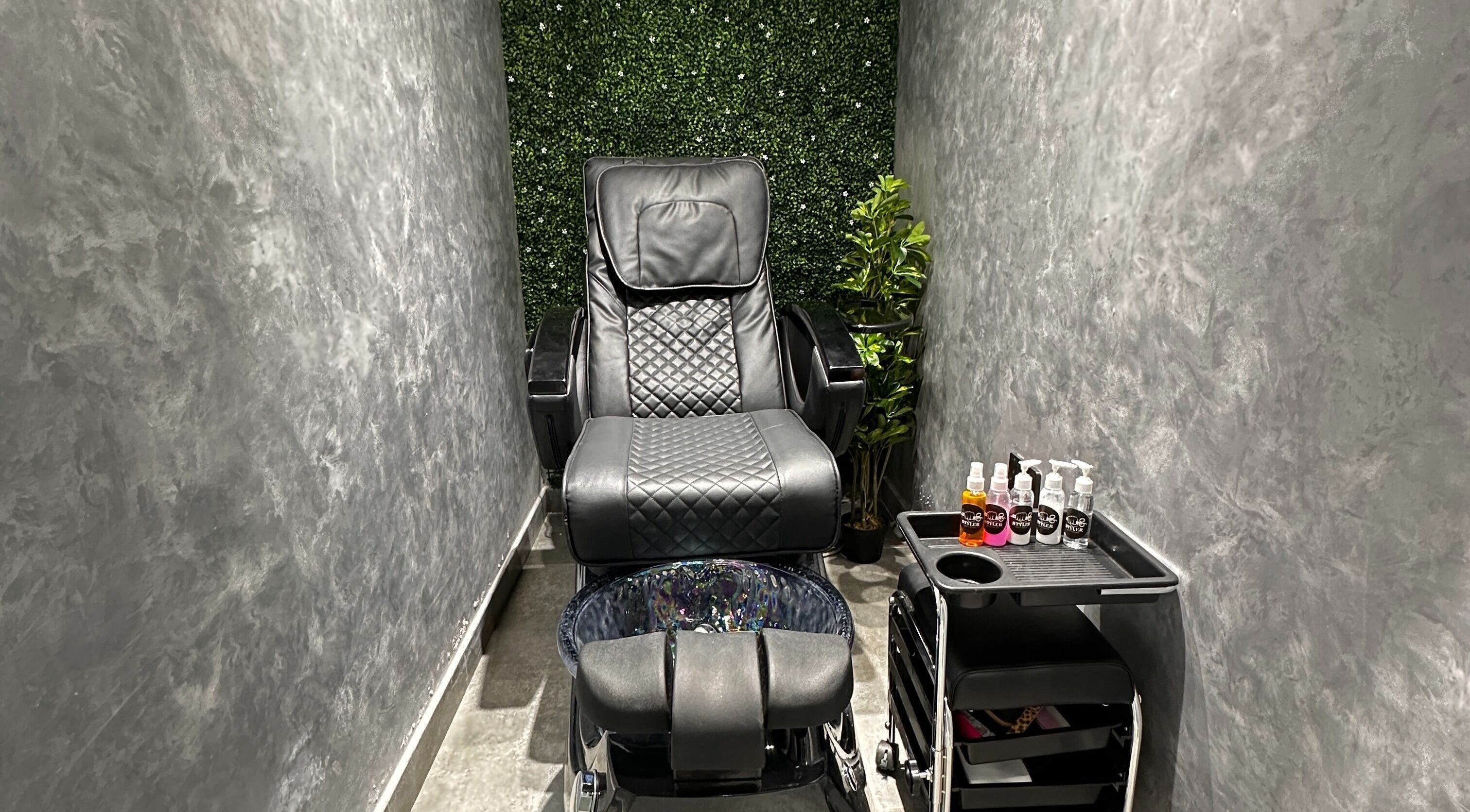 Luxurious massage chair at Styler Gents Salon and Spa - Rabdan Area, Abu Dhabi, AE, offering top-notch comfort.