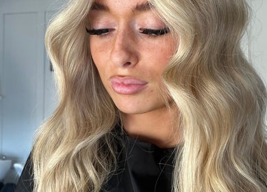 Golden waves hair styled at Hair by Liv in Stamford, England, GB, showcasing expert blonde highlights.