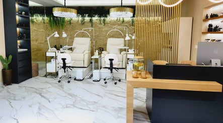 Inside Beauty Salon зображення 3