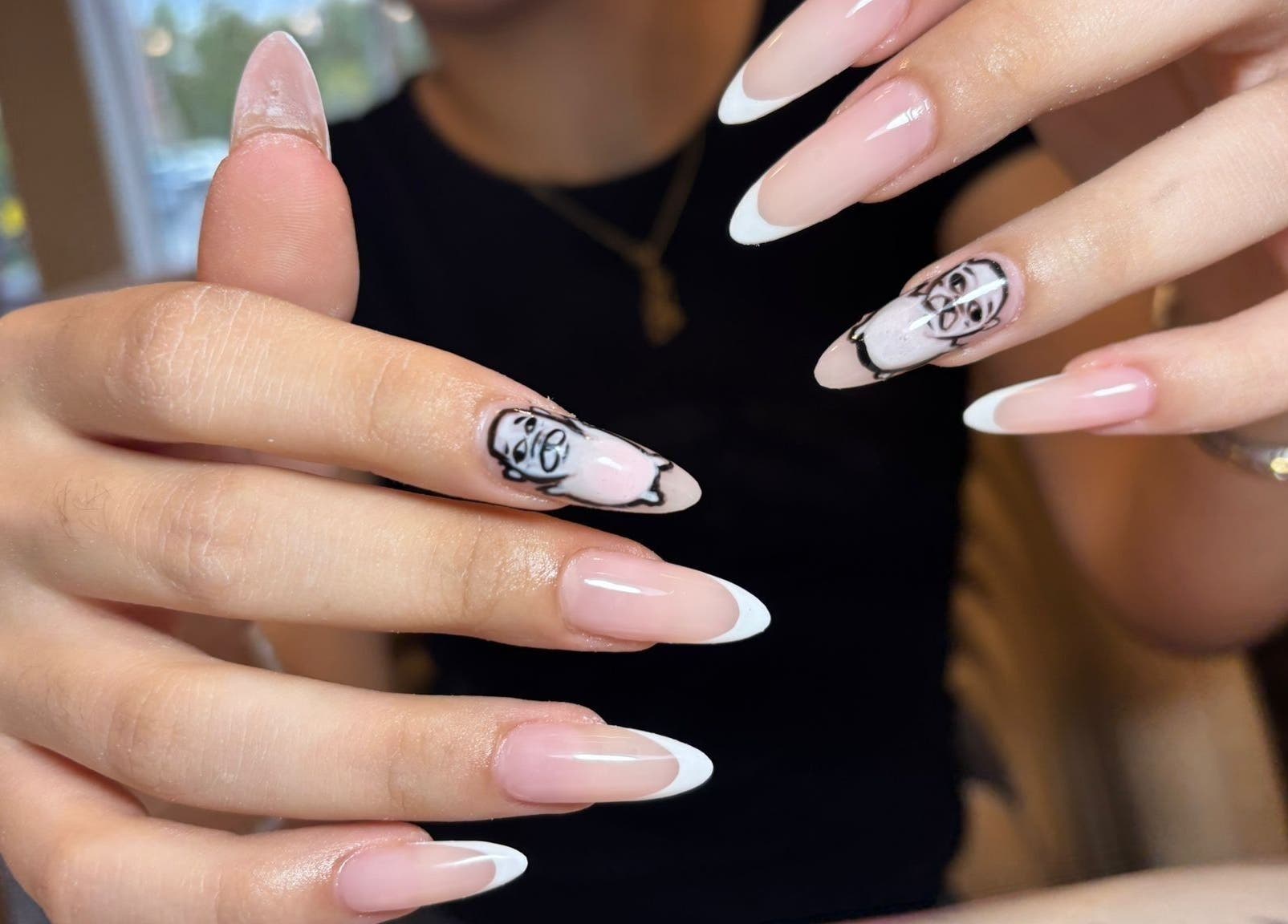 Stylish nail art at Meye - Beautè Verte, Montréal, Québec, CA offers chic and modern manicure designs.