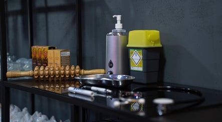 Cupping Massage Hijama Slough