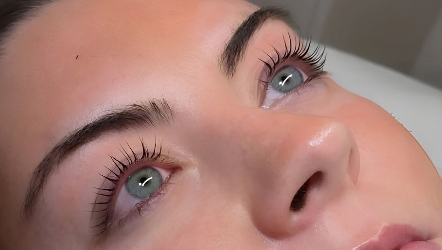 Bespoke Brows & Lashes image 1
