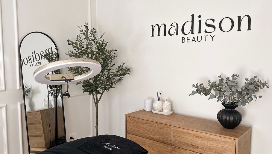 Madison Beauty imagine 1