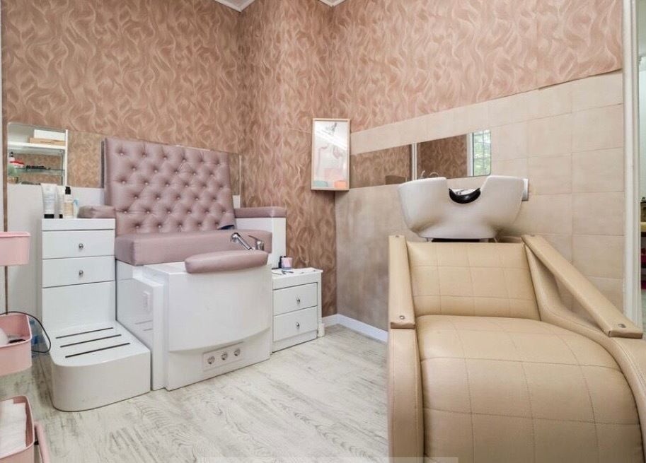 Уютен интериор на салон Beauty Salon Gery Art, София, Област София, BG с модерно оборудване.