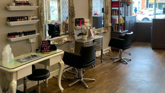 Hi-lites Hair and Beauty Studio