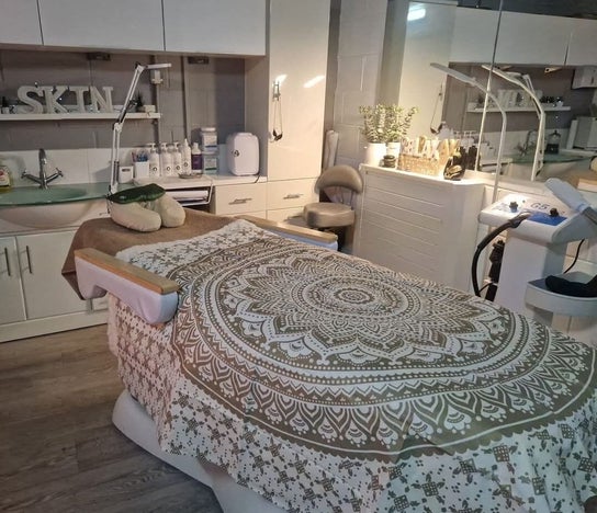The White Lounge