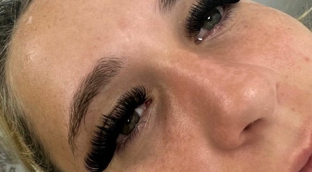 Lashes by Charl image 3