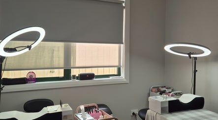 Beautique Lash Studio image 2