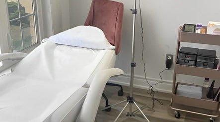 Upper Glow Aesthetics (The Upper Lash & Beauty Bar)