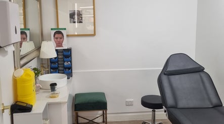 YouniQue Aesthetics image 2