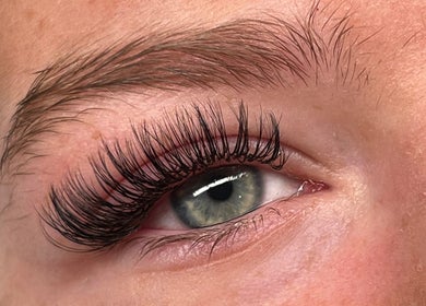 Close-up of full, lush eyelash extension from Beauté by Michèle, North Warnborough, England, GB.