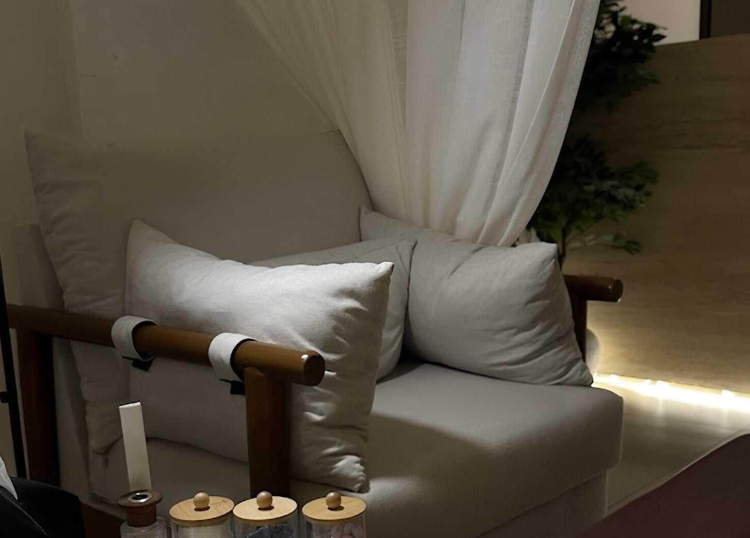 Cozy seating area at Nola Head Spa and Salon, Riyadh, Riyadh Province, SA, offering relaxation and comfort.