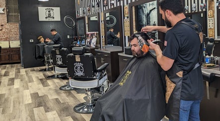 hình ảnh 2 của Figaro Barbershop Cesar Chávez