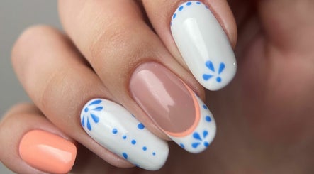 Stand Out Nails image 3