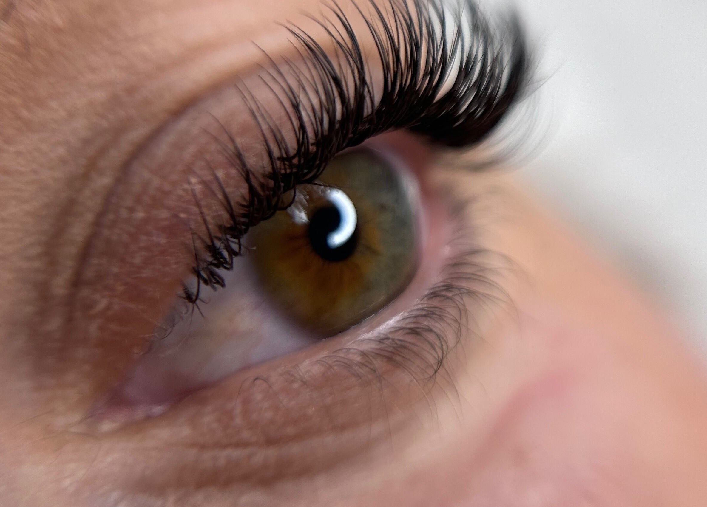 Sublime extension de cils réalisée à Maison Loéa, Crans, Auvergne-rhône-alpes, FR.