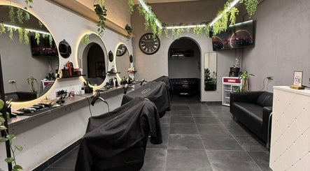 Stílusos belső tér a Mensalon szalonban, Budapest, Magyar, HU.