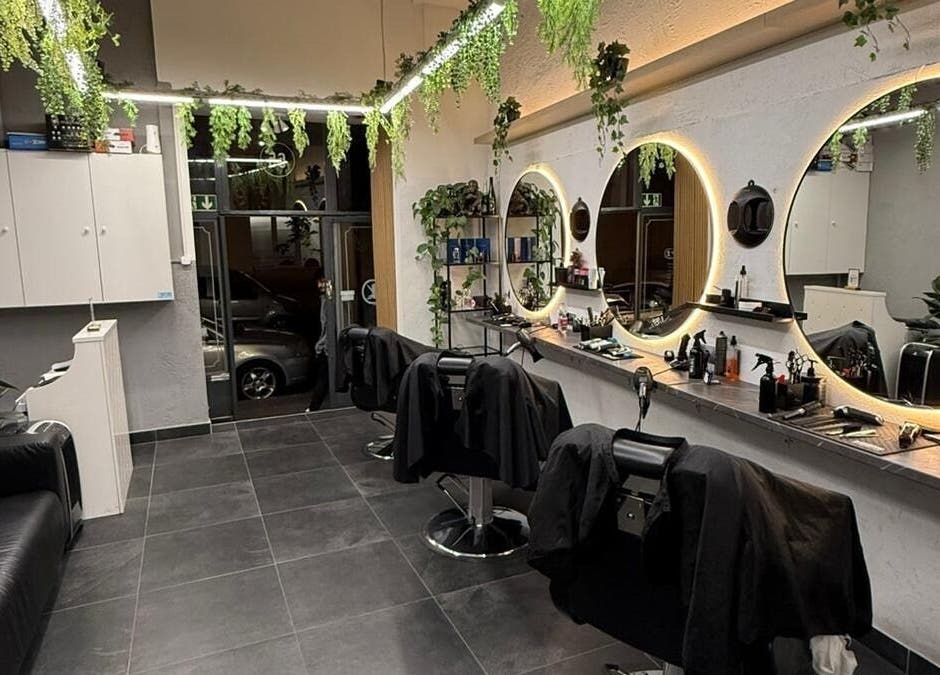 Modern fodrászati belső tér Mensalon, Budapest, Magyar, HU helyszínen.