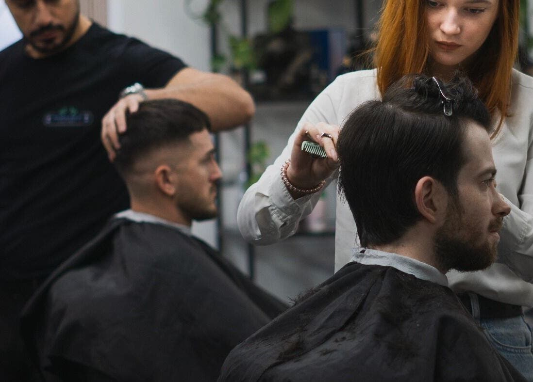 Férfi hajvágás a Mensalon-ban, Budapest, Magyar, HU. Modern szolgáltatások és profi csapat.