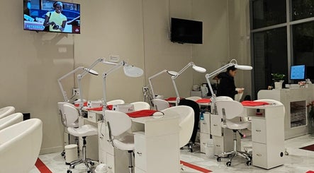 Champagne Nail Lounge at the Quay image 3