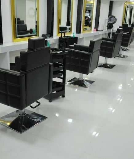 Lyra Salon, Calicut image 2