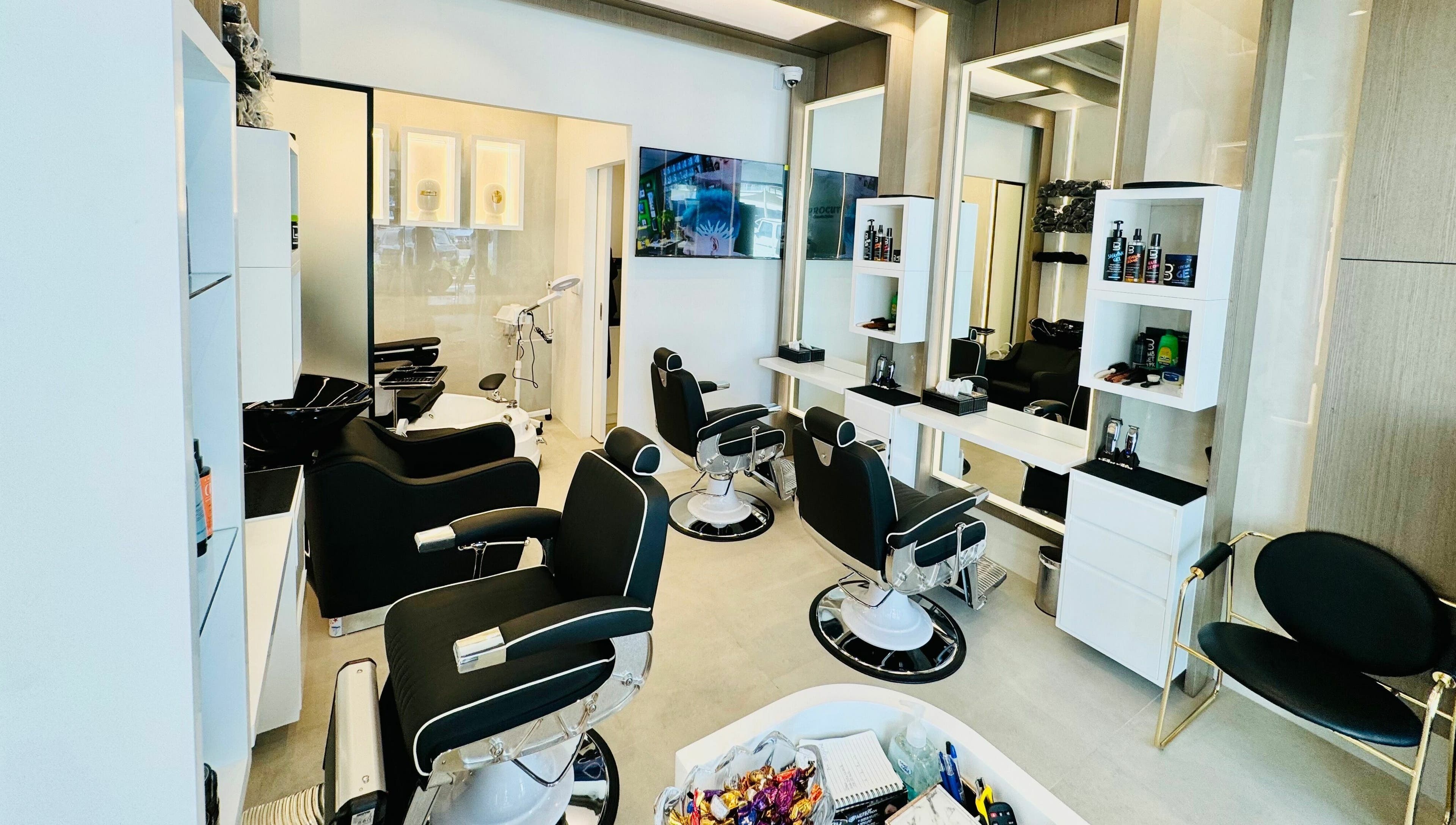 Sleek interior of Procut Gents Salon in دبي, دبي, AE, showcasing modern barber chairs and styling stations.