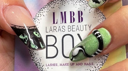 Lara McLeish Beauty Box billede 3