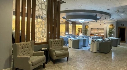 Luxx Nails and Spa image 3