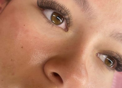 Closeup of expertly applied lashes at BeautyLuxe Lash Bar, Horsley, New South Wales, AU.