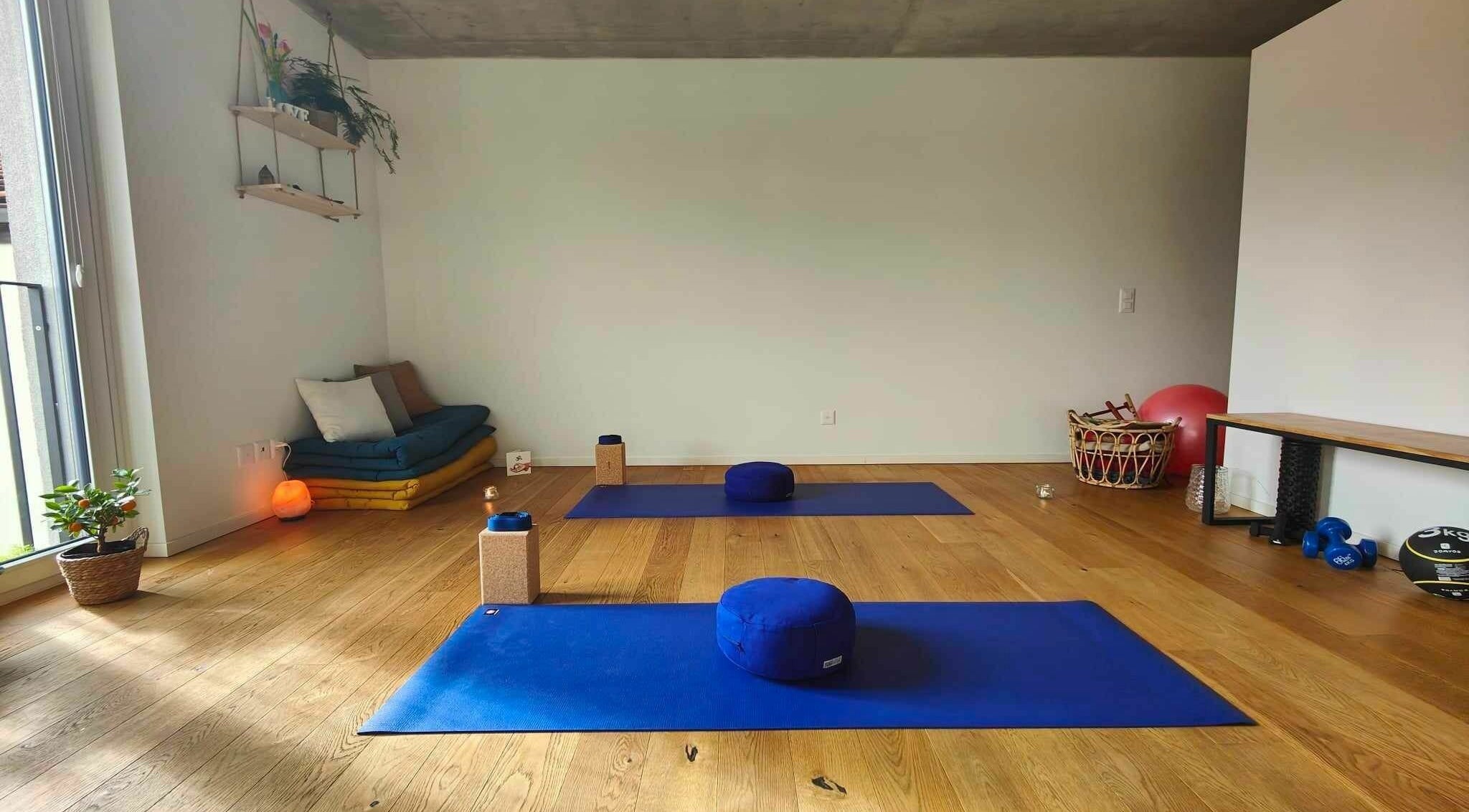 Tranquil yoga space at Studio Mudita Locarno offering holistic therapies in Locarno, Ticino, CH.