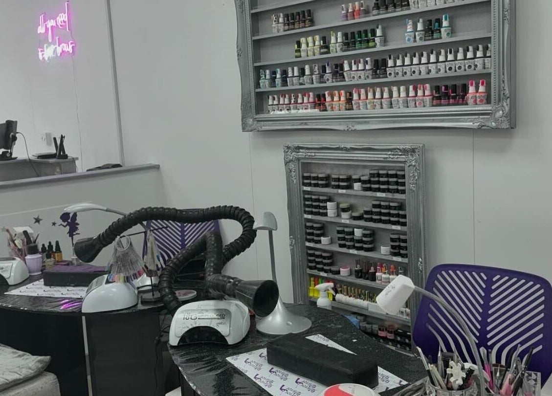 Nail station at Mirror Mirror in Aylesford, England, GB featuring a polished and modern setup.